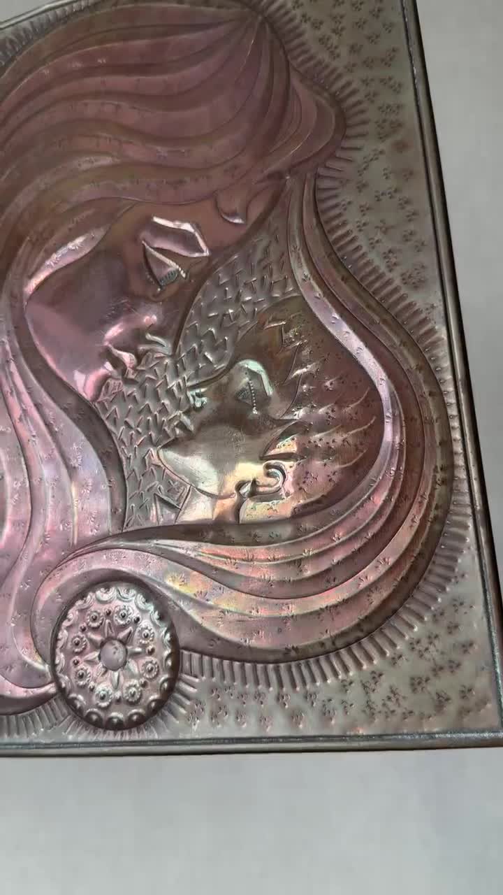 ソ連80年代 銅レリーフ 手工叩き出し 28×28cm 額装 飾画 Soviet Vintage Hammered Wall Art, Mother and Child, Wall Hanging