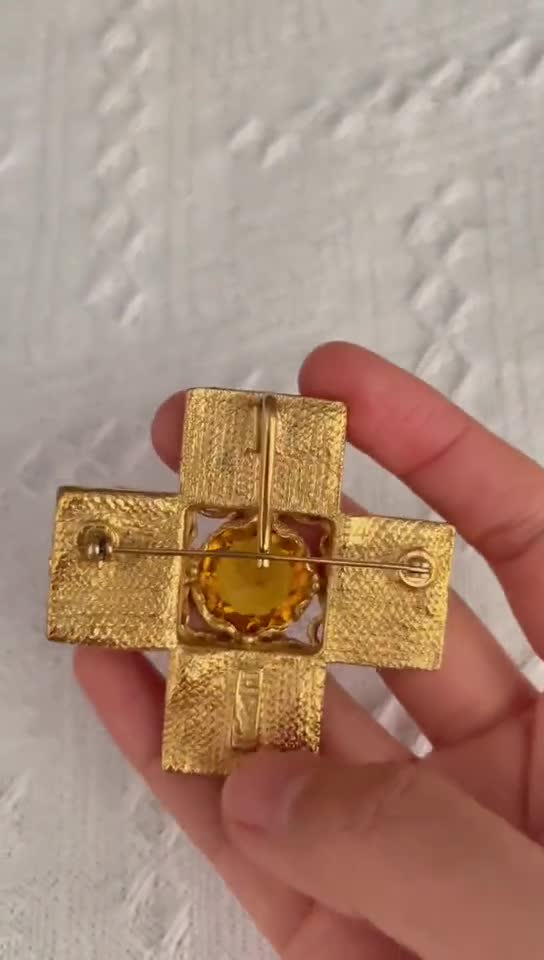 YVES SAINT LAURENT クロスブローチ Yves Saint Laurent YSL Gripoix Red Enamel Cross Citrine Crystal