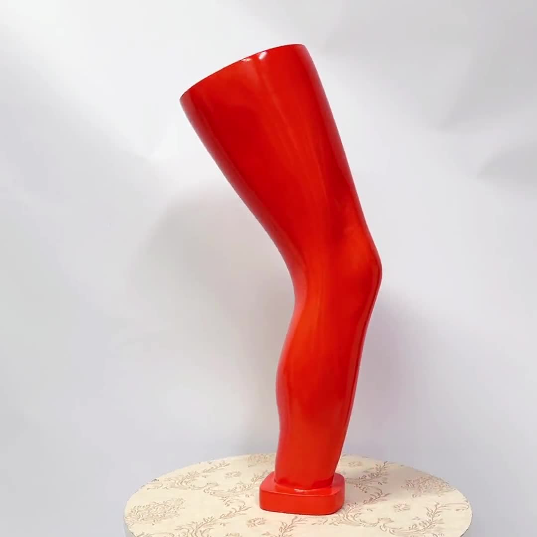 オレンジ色のグラスファイバー製マネキンの手、脚、足の展示用小道具